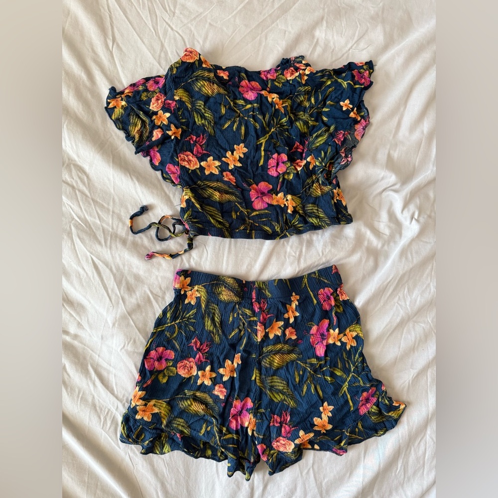 Floral Two-Piece Set - Picture 2 of 2